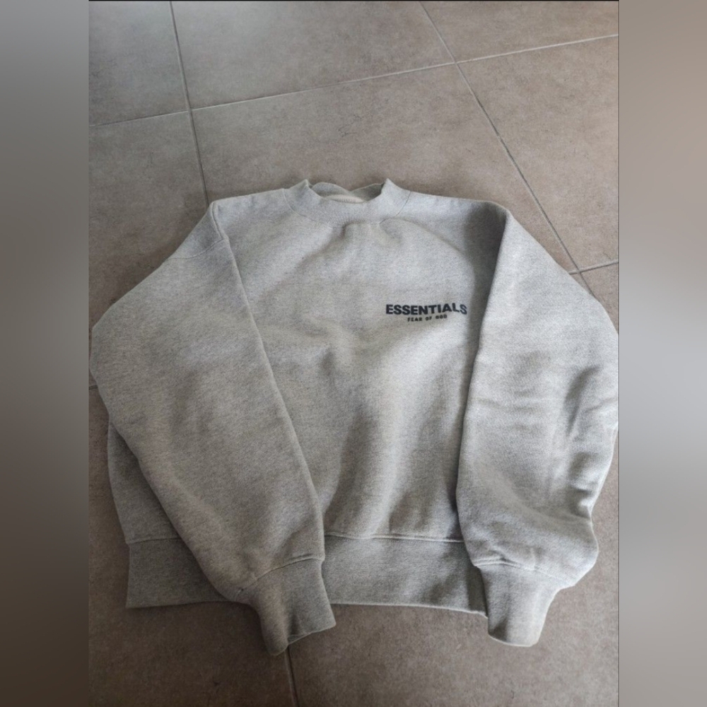Essentials KiD’s Crewneck Sweatshirt - Light Heather Gray